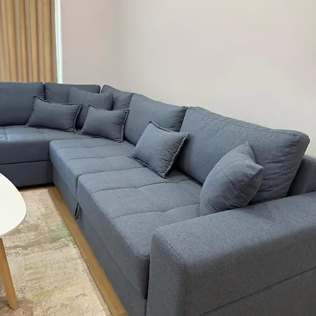 Leon Apartmán Tirana